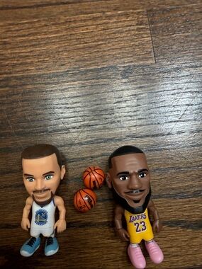 NBA Star Mini Figures Set — Brown and Tan Basketball Players